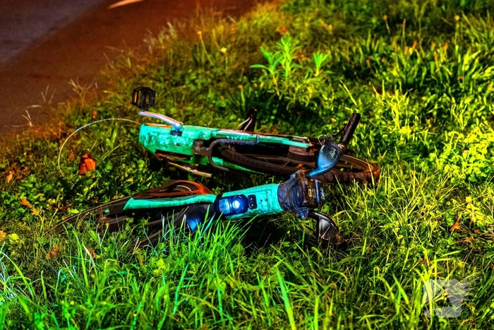 Fiets doormidden na aanrijding door auto