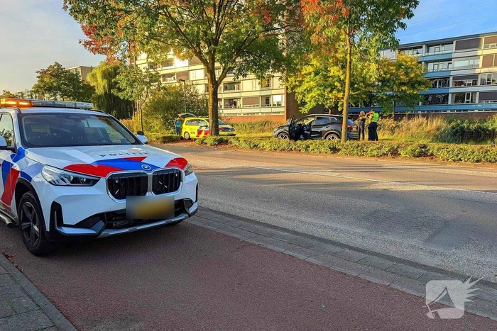 Lantaarnpaal omvergereden door bestuurster