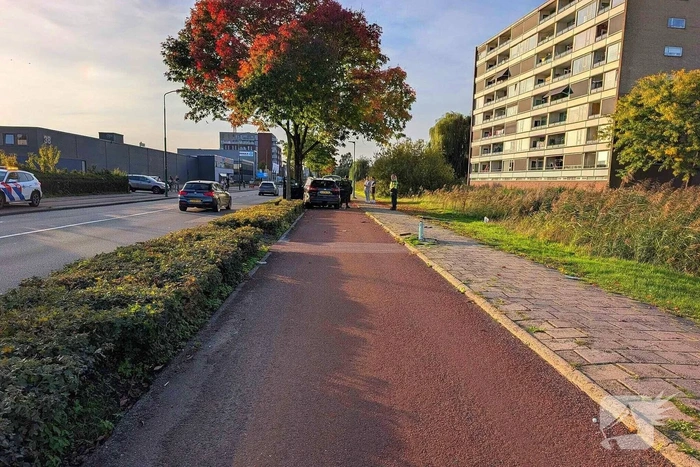 Lantaarnpaal omvergereden door bestuurster