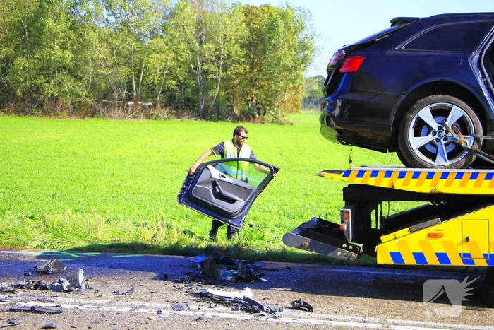 Zware aanrijding tussen auto en vrachtwagen vereist trauma team