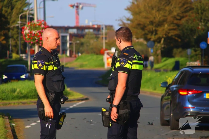 Flinke schade bij aanrijding tussen personenauto en taxi