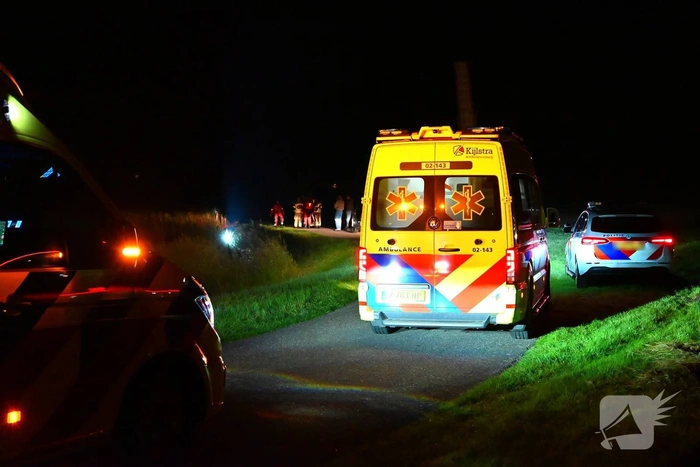 Brandweer ingezet bij voertuig in sloot