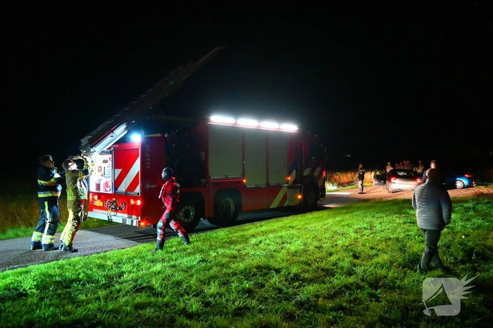 Brandweer ingezet bij voertuig in sloot
