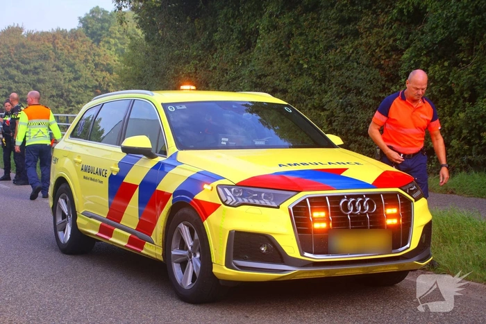 Meerdere gewonden bij frontale botsing; weg volledig afgesloten