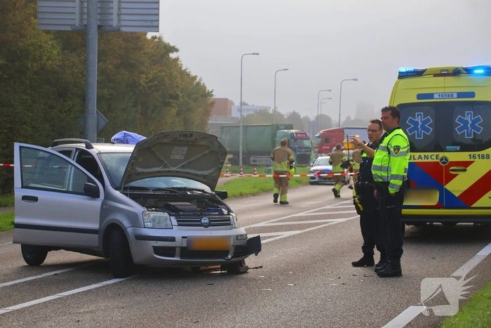 Meerdere gewonden bij frontale botsing; weg volledig afgesloten