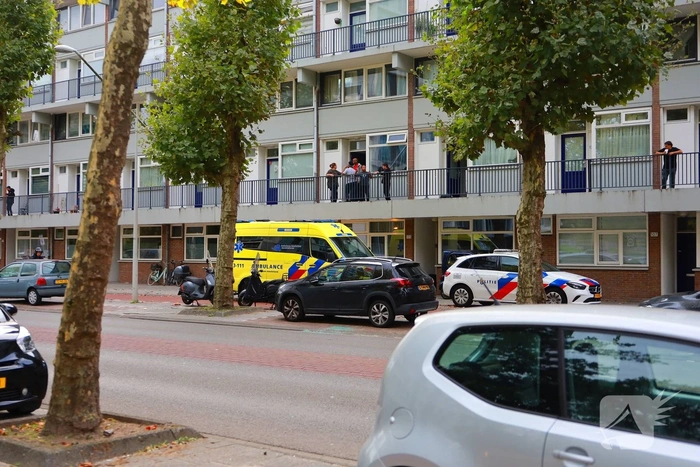 Gewonde bij steekincident in woning