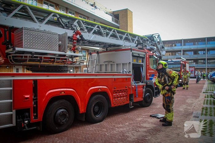 Brandweer blust korte, maar felle keukenbrand