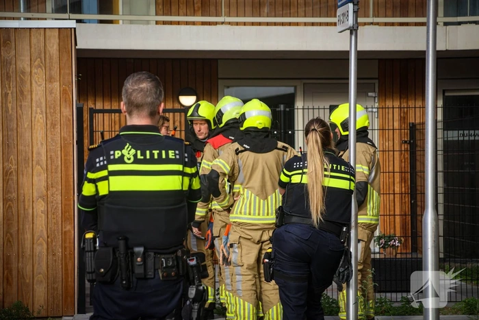 Brandweer blust korte, maar felle keukenbrand