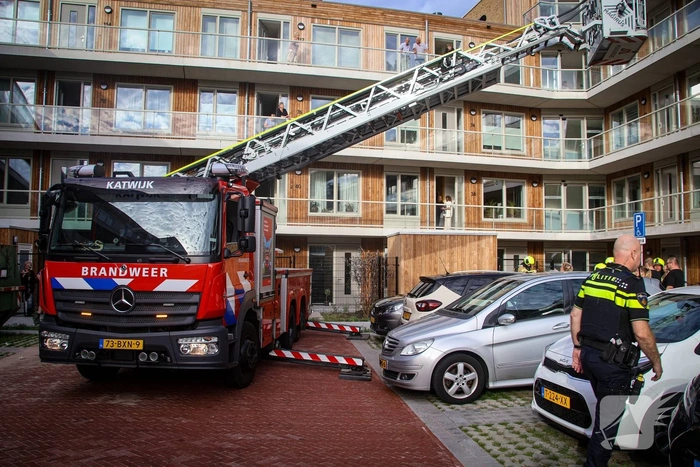 Brandweer blust korte, maar felle keukenbrand