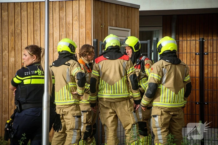 Brandweer blust korte, maar felle keukenbrand