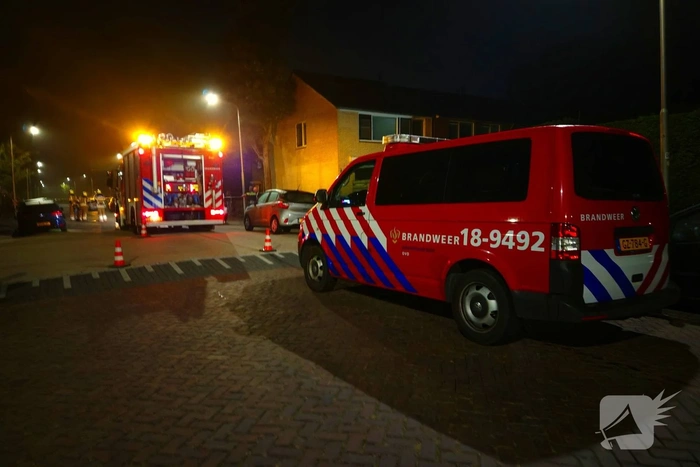 Brandweer verricht metingen wegens gaslekkage