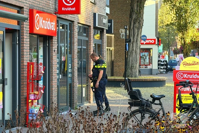 Man in onderbroek springt uit appartement