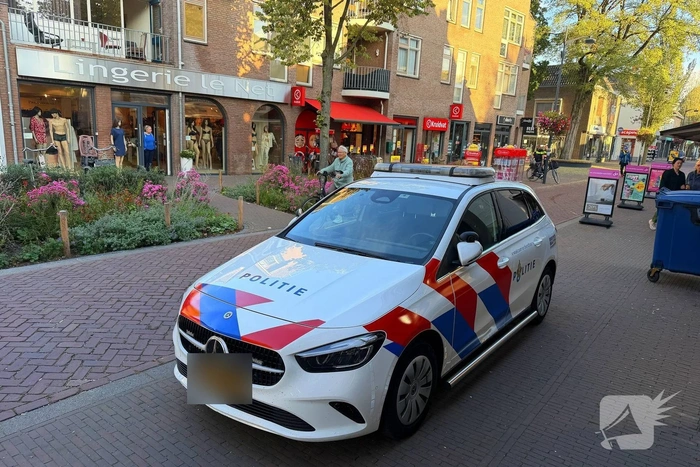 Man in onderbroek springt uit appartement