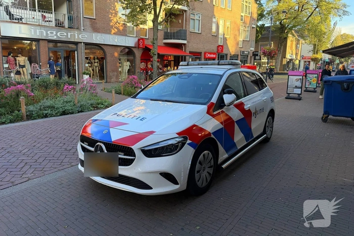 Man in onderbroek springt uit appartement