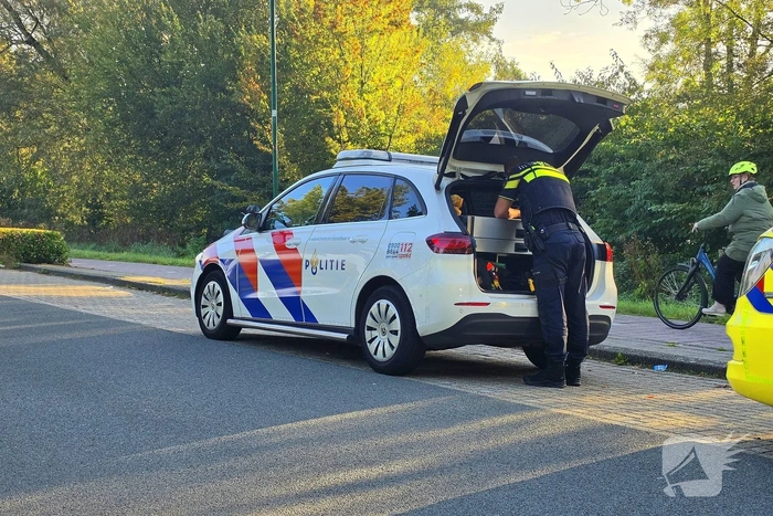 Scooterrijder en fietser in botsing