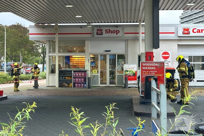 Omgeving tankstation groots afgezet wegens ongeval gevaarlijke stof
