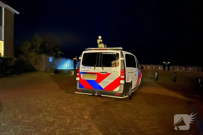 Hulpdiensten ingezet voor vastgelopen vaartuig