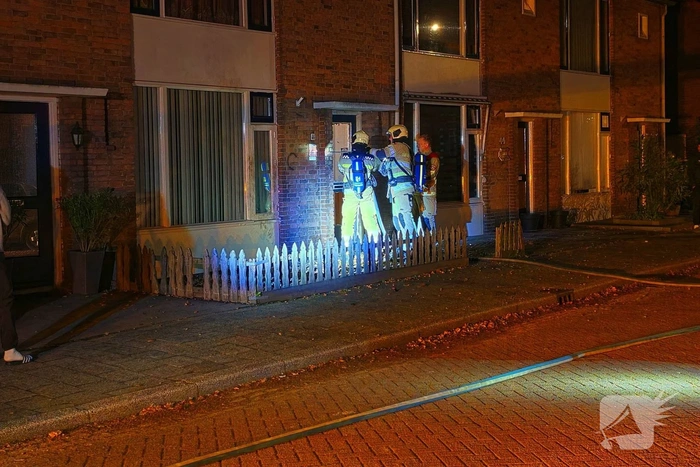 Brandweer controleert situatie na explosie