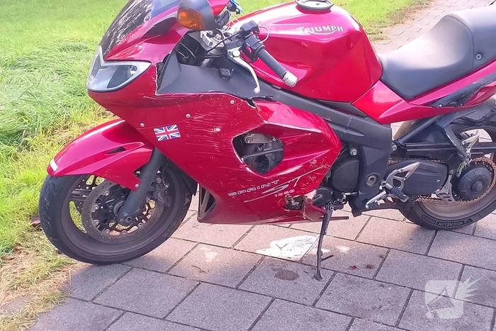 Motorrijder ten val door gladheid