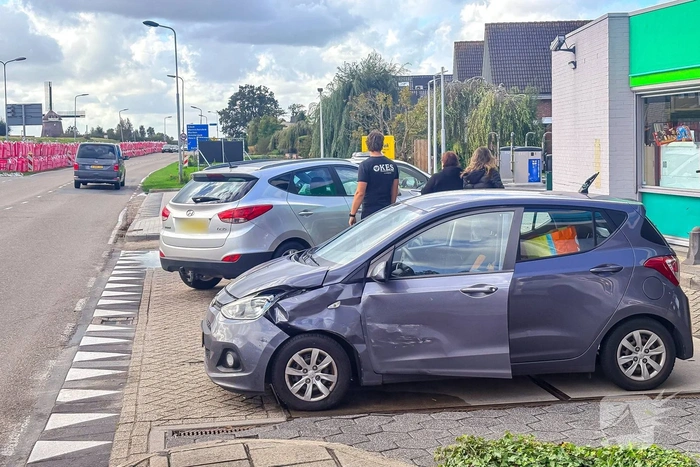 Bijrijder raakt gewond bij aanrijding