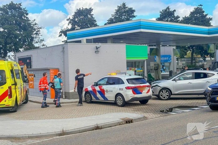 Bijrijder raakt gewond bij aanrijding