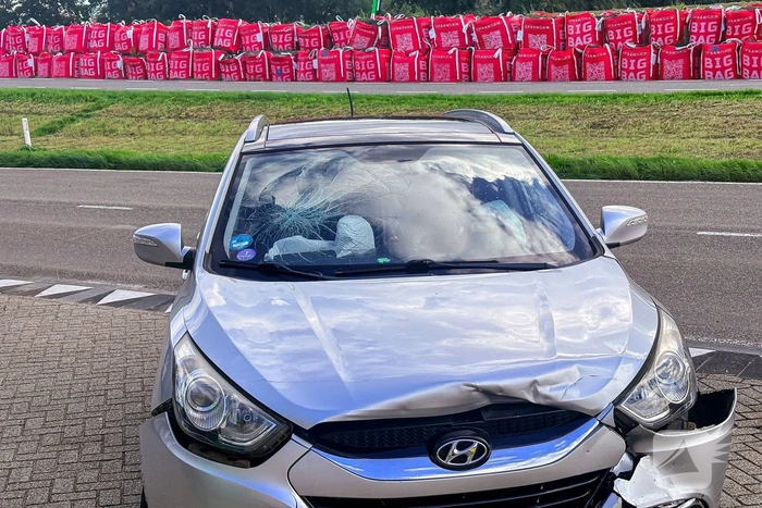 Bijrijder raakt gewond bij aanrijding