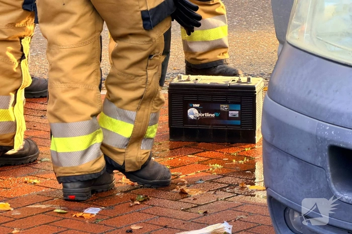 Brand door kortsluiting in accu