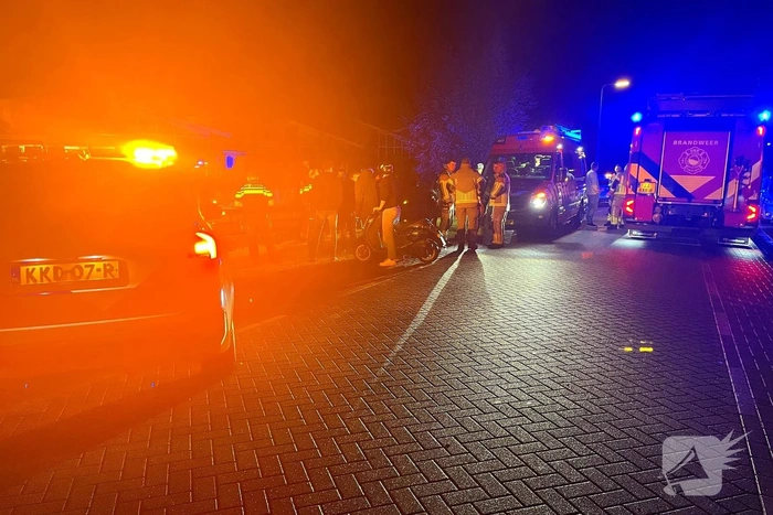 Voertuig te water in de nacht