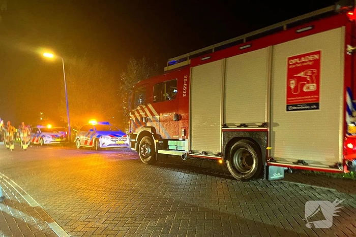 Voertuig te water in de nacht