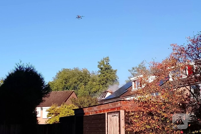 Overleden persoon aangetroffen bij zeer grote woningbrand