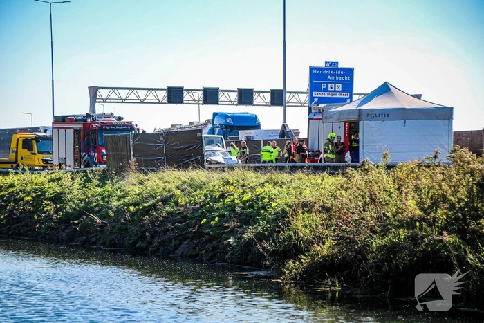 Dode en zwaargewonden na ongeluk op snelweg