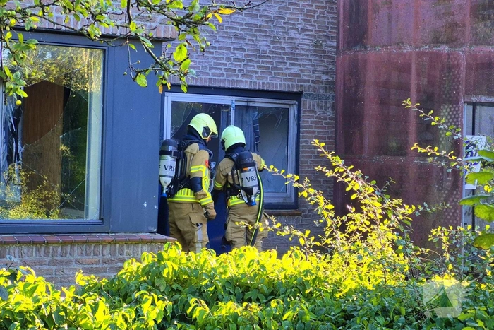 Brandweer voorkomt overslag bij brand