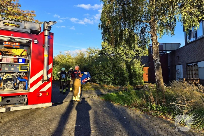 Brandweer voorkomt overslag bij brand