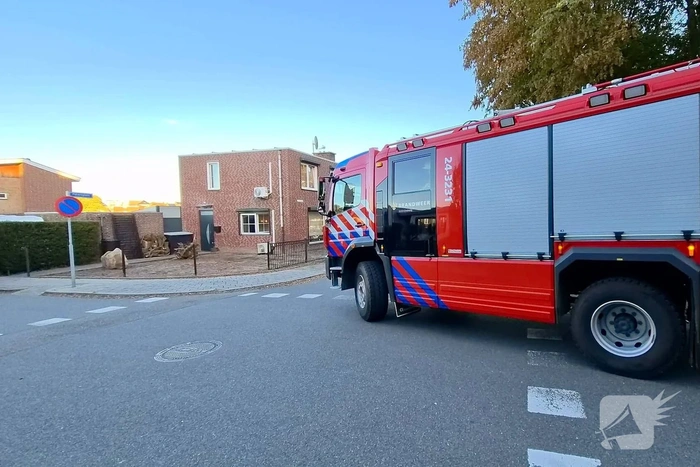 Brandweer bestrijdt schoorsteenbrand in woning