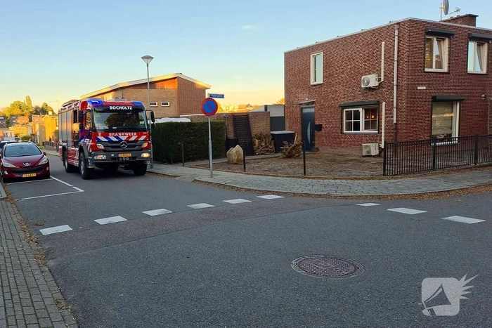Brandweer bestrijdt schoorsteenbrand in woning
