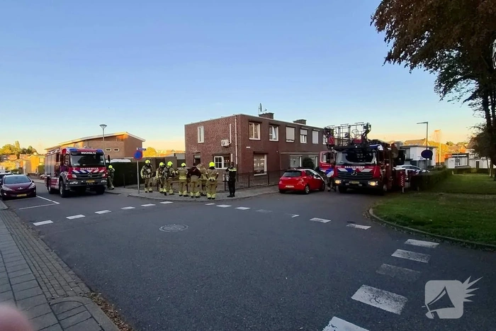 Brandweer bestrijdt schoorsteenbrand in woning