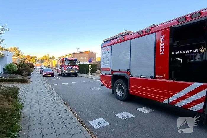 Brandweer bestrijdt schoorsteenbrand in woning