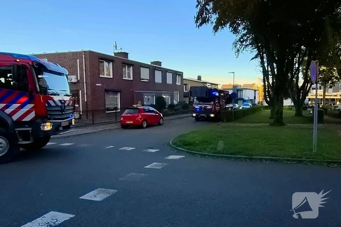 Brandweer bestrijdt schoorsteenbrand in woning
