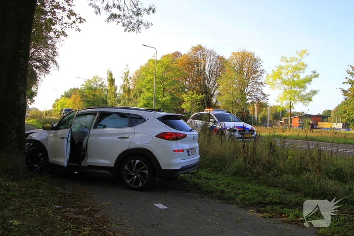 Ongeval tussen twee voertuigen leidt tot schade en verkeershinder