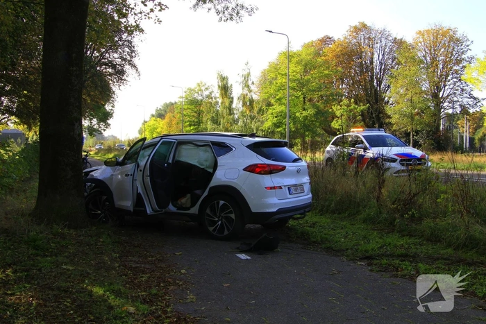 Ongeval tussen twee voertuigen leidt tot schade en verkeershinder
