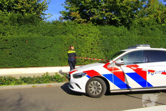Kind geschept door automobilist op rotonde