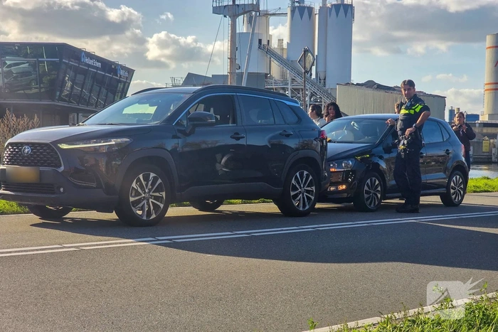 Drie voertuigen betrokken bij aanrijding