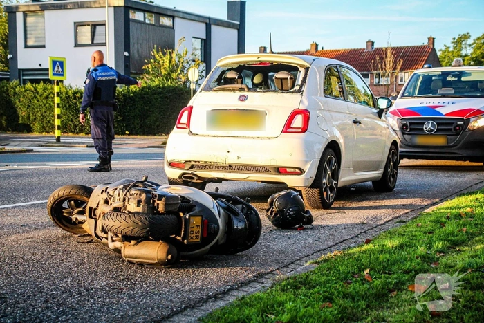Scooter total-loss na aanrijding