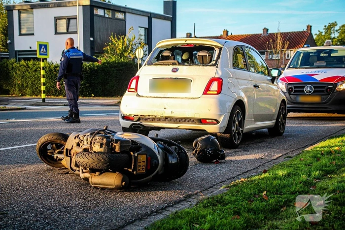 Scooter total-loss na aanrijding