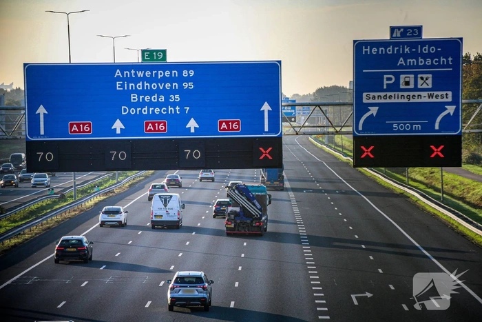 Aanrijding tussen vrachtwagen en automobilist leidt tot verkeerschaos