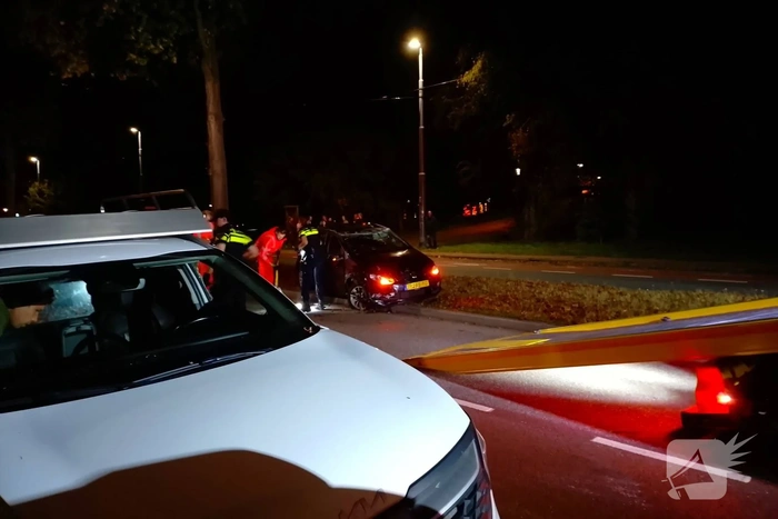 Automobilist belandt op de kop na ongeval