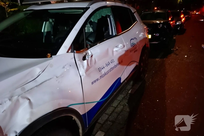 Automobilist belandt op de kop na ongeval