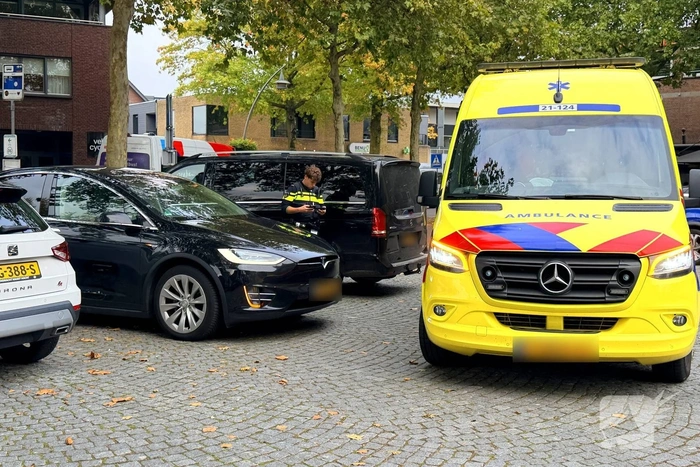 Aanrijding tussen auto's leidt tot verkeershinder
