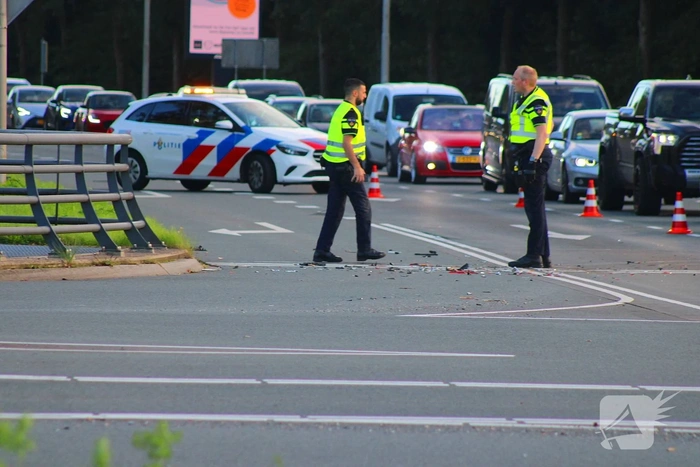 Auto botste achterop bestelbus