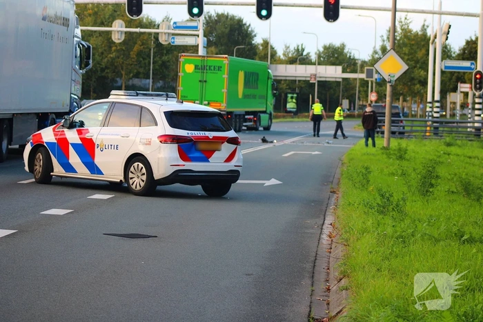 Auto botste achterop bestelbus